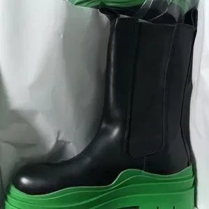 New Bottega Veneta tire boots, never worn before, 10/10 condition. 9/40 $750 Bottega Veneta Tire Boot in Green Size 46 | eBay main image 2
